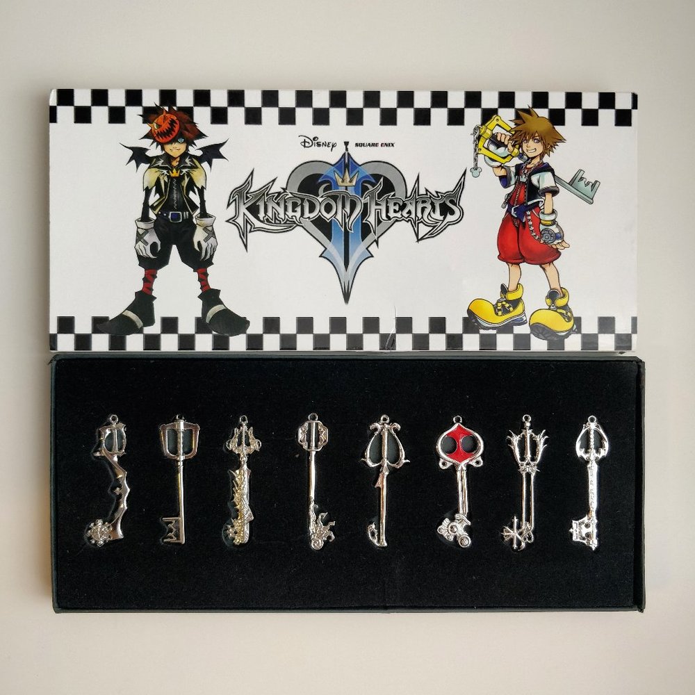 NEW Kingdom Hearts II 'Keyblade' Pendant Necklace Set